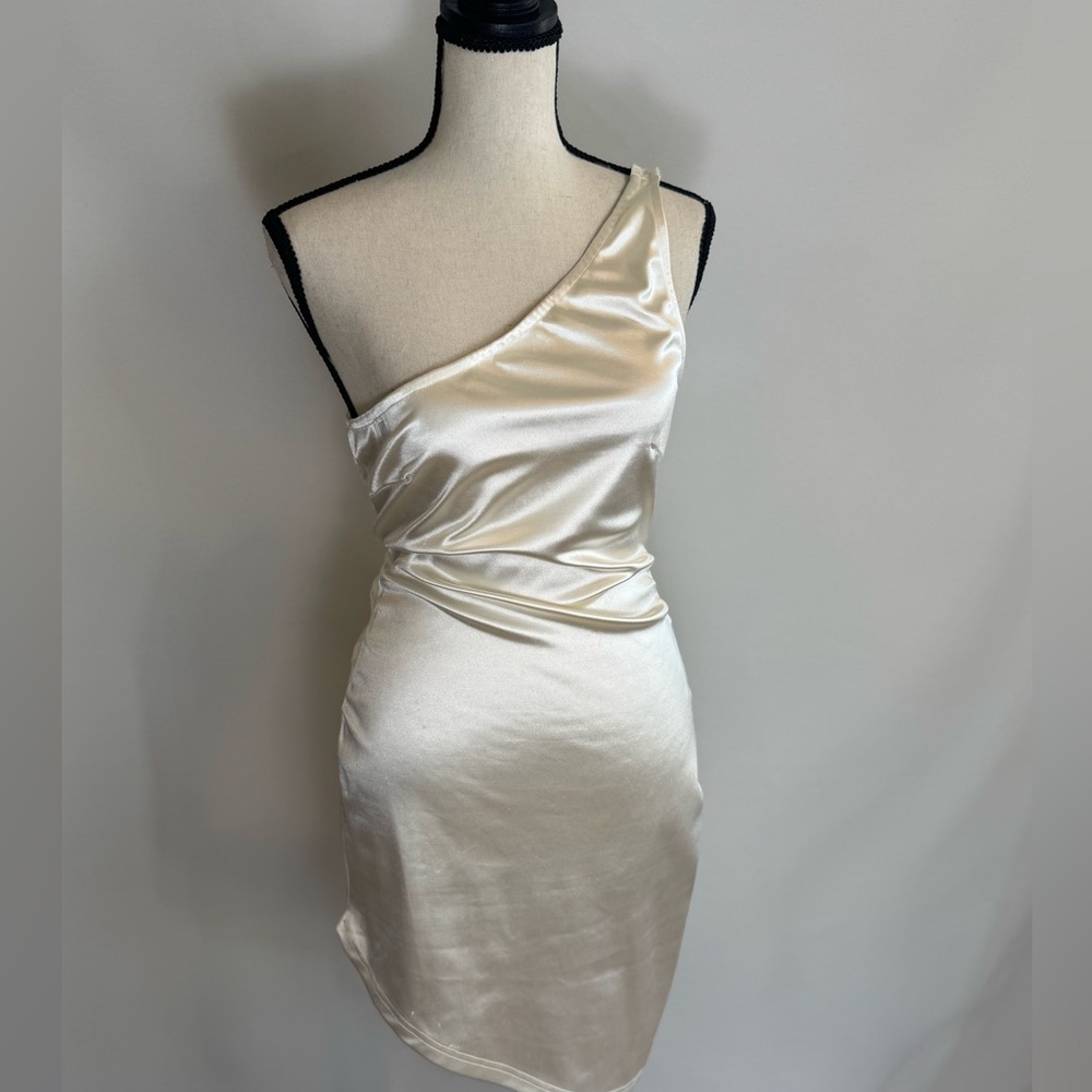 Meshki Women’s Sz Small White Asymmetrical One Shoulder Mini Dress‎
